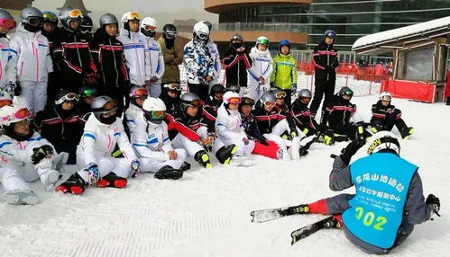 张家口市职教中心3 4冰雪运动本科专业学生冬训开启